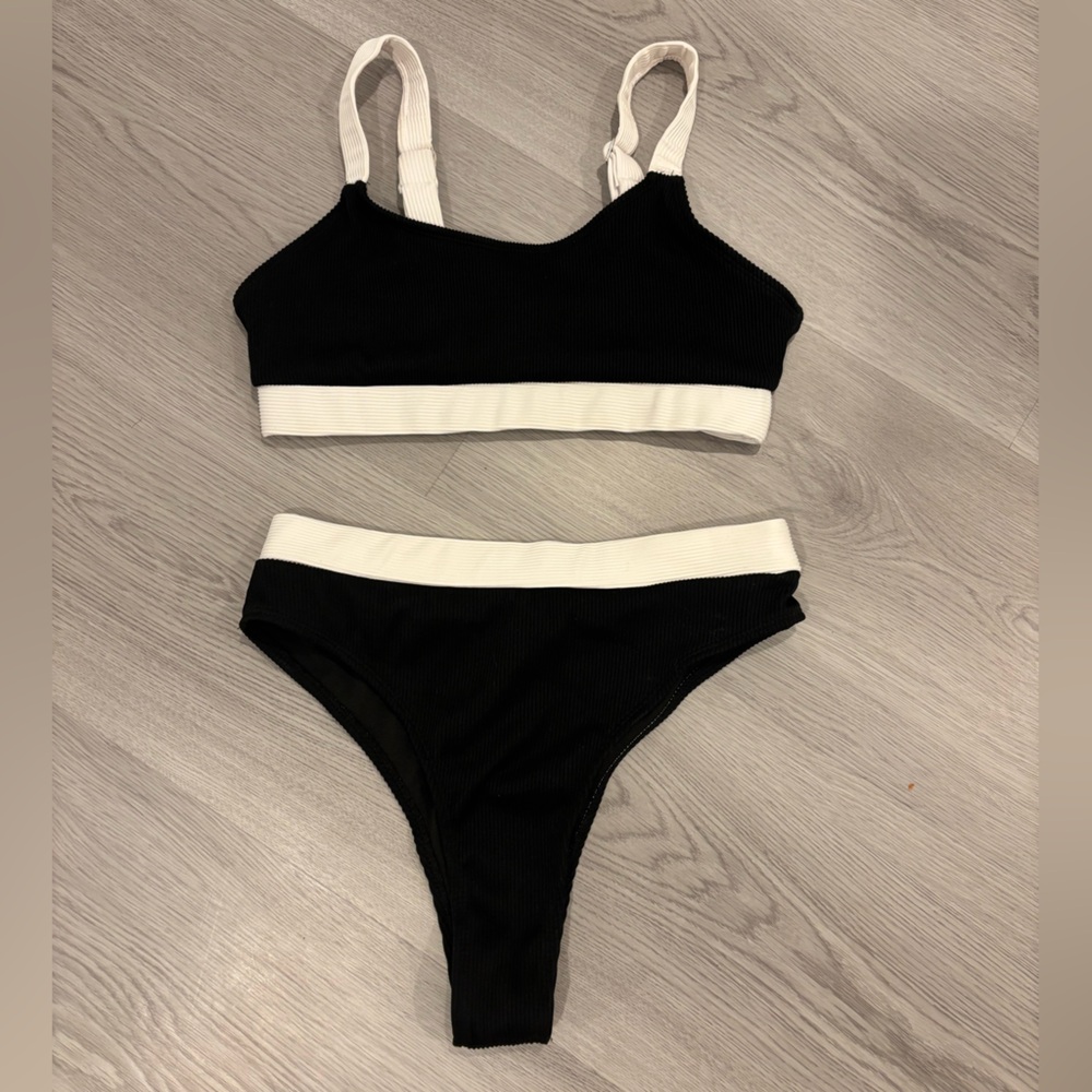 SHEIN Black & White Ribbed Bikini Set